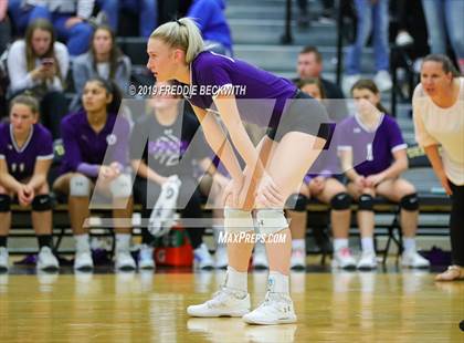 Thumbnail 2 in Gunter vs. Bonham (3A Regional Quarterfinal) photogallery.