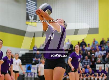 Thumbnail 1 in Gunter vs. Bonham (3A Regional Quarterfinal) photogallery.