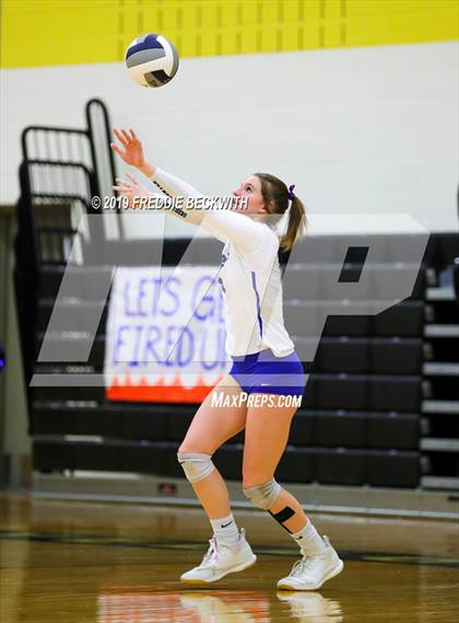 Thumbnail 3 in Gunter vs. Bonham (3A Regional Quarterfinal) photogallery.