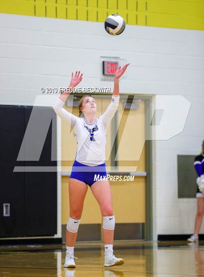 Thumbnail 2 in Gunter vs. Bonham (3A Regional Quarterfinal) photogallery.