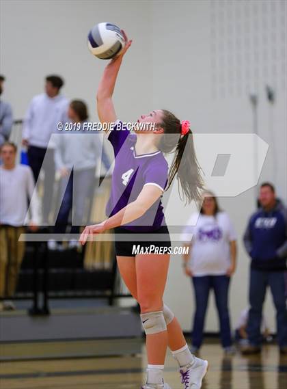 Thumbnail 2 in Gunter vs. Bonham (3A Regional Quarterfinal) photogallery.