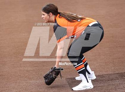 Thumbnail 1 in Grand Saline vs Lone Oak photogallery.