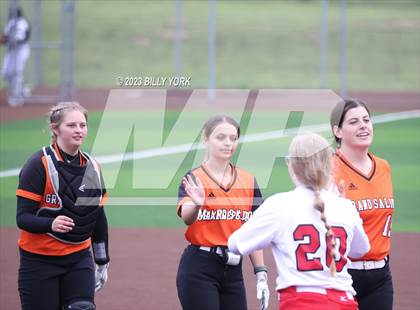 Thumbnail 3 in Grand Saline vs Lone Oak photogallery.
