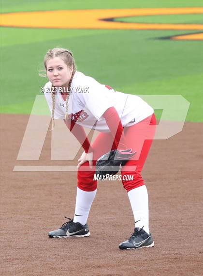 Thumbnail 3 in Grand Saline vs Lone Oak photogallery.