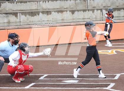 Thumbnail 2 in Grand Saline vs Lone Oak photogallery.