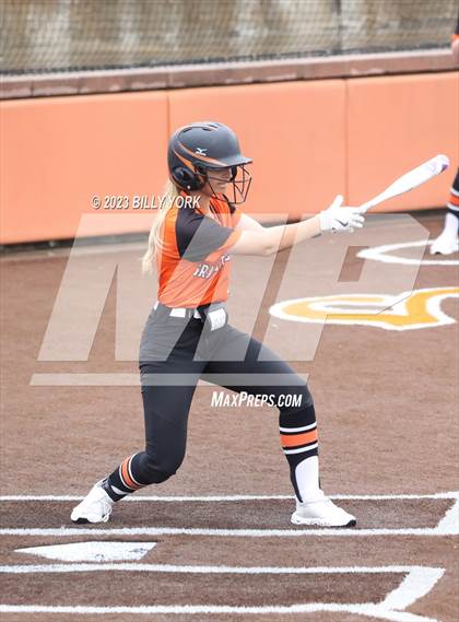 Thumbnail 2 in Grand Saline vs Lone Oak photogallery.