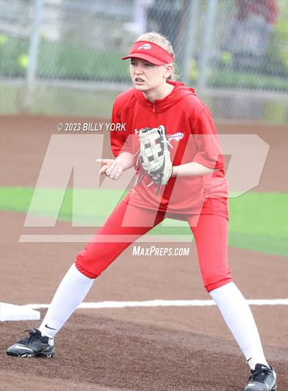 Thumbnail 2 in Grand Saline vs Lone Oak photogallery.