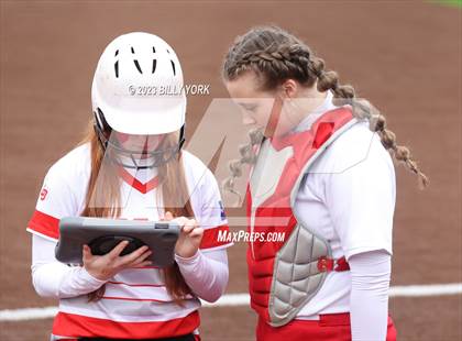Thumbnail 2 in Grand Saline vs Lone Oak photogallery.