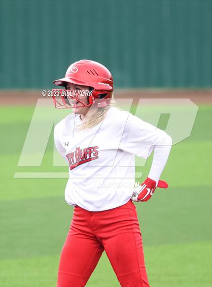 Thumbnail 3 in Grand Saline vs Lone Oak photogallery.