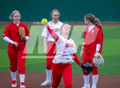 Thumbnail 1 in Grand Saline vs Lone Oak photogallery.
