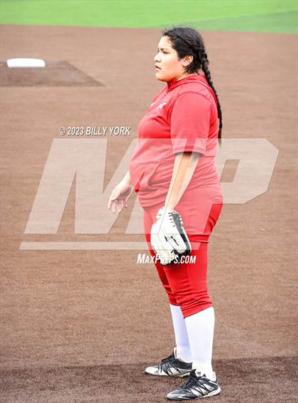 Thumbnail 2 in Grand Saline vs Lone Oak photogallery.