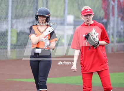 Thumbnail 1 in Grand Saline vs Lone Oak photogallery.