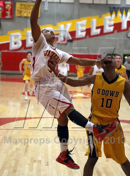 Thumbnail 1 in Bishop O'Dowd @ Berkeley photogallery.