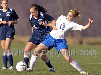 Thumbnail 2 in Wilton vs Avon (CIAC Class L 1st round) photogallery.