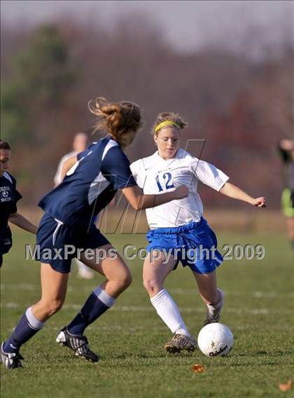 Thumbnail 1 in Wilton vs Avon (CIAC Class L 1st round) photogallery.