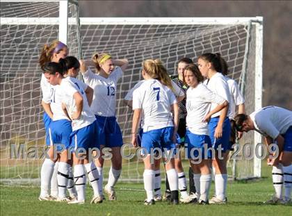 Thumbnail 2 in Wilton vs Avon (CIAC Class L 1st round) photogallery.