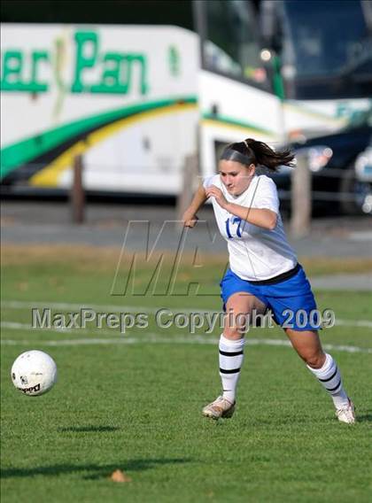 Thumbnail 2 in Wilton vs Avon (CIAC Class L 1st round) photogallery.