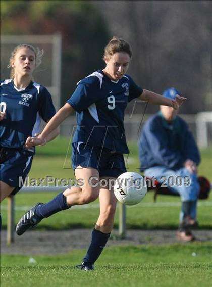 Thumbnail 2 in Wilton vs Avon (CIAC Class L 1st round) photogallery.
