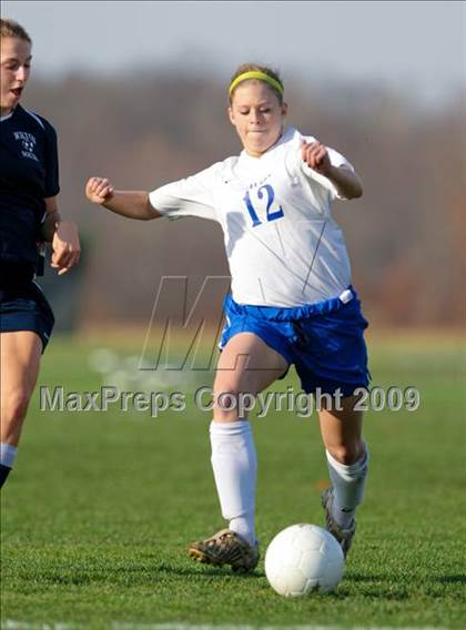 Thumbnail 3 in Wilton vs Avon (CIAC Class L 1st round) photogallery.