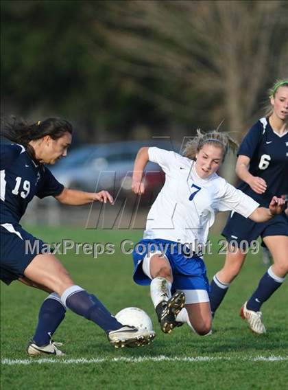 Thumbnail 2 in Wilton vs Avon (CIAC Class L 1st round) photogallery.