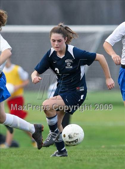 Thumbnail 1 in Wilton vs Avon (CIAC Class L 1st round) photogallery.