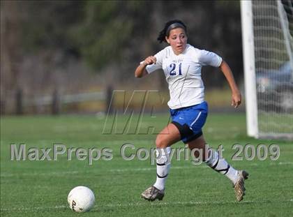 Thumbnail 3 in Wilton vs Avon (CIAC Class L 1st round) photogallery.