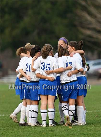 Thumbnail 1 in Wilton vs Avon (CIAC Class L 1st round) photogallery.