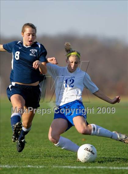 Thumbnail 2 in Wilton vs Avon (CIAC Class L 1st round) photogallery.