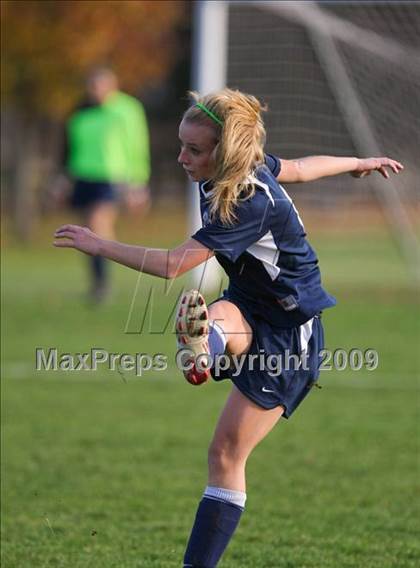 Thumbnail 1 in Wilton vs Avon (CIAC Class L 1st round) photogallery.