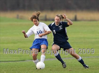 Thumbnail 2 in Wilton vs Avon (CIAC Class L 1st round) photogallery.