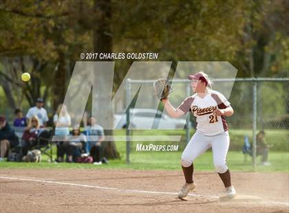 Thumbnail 3 in Simi Valley vs. Agoura photogallery.