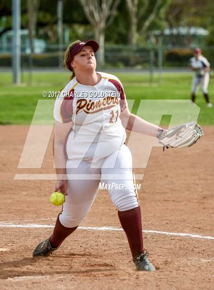 Thumbnail 2 in Simi Valley vs. Agoura photogallery.