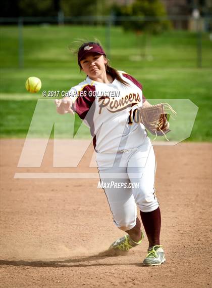 Thumbnail 2 in Simi Valley vs. Agoura photogallery.
