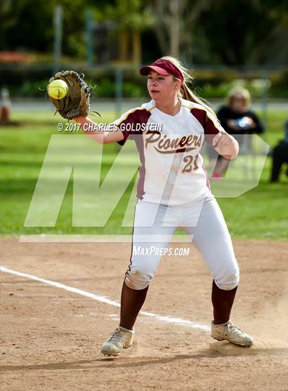 Thumbnail 2 in Simi Valley vs. Agoura photogallery.