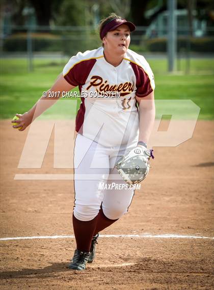 Thumbnail 1 in Simi Valley vs. Agoura photogallery.