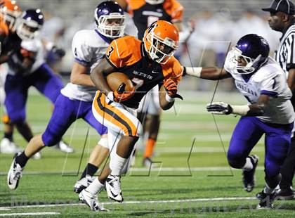Thumbnail 3 in Gonzaga vs. McDonogh (I-95 Kickoff Classic) photogallery.