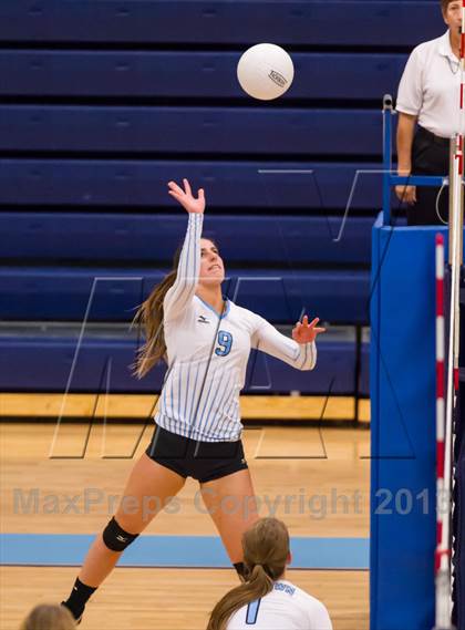 Thumbnail 3 in McLean @ Yorktown photogallery.