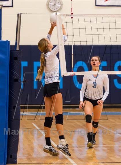 Thumbnail 2 in McLean @ Yorktown photogallery.