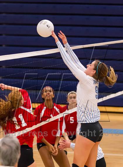 Thumbnail 3 in McLean @ Yorktown photogallery.