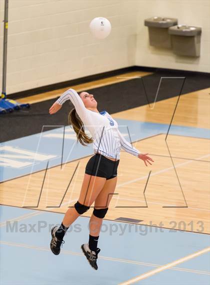 Thumbnail 3 in McLean @ Yorktown photogallery.