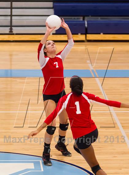 Thumbnail 3 in McLean @ Yorktown photogallery.