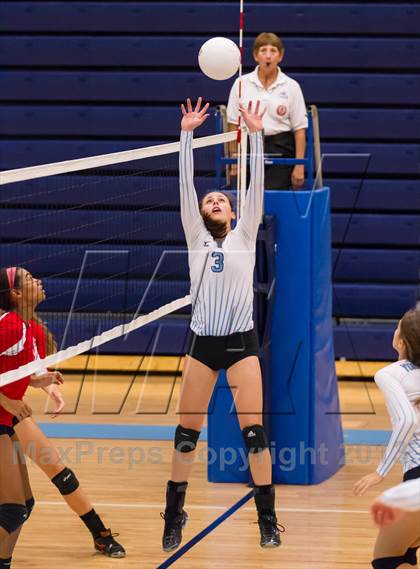 Thumbnail 3 in McLean @ Yorktown photogallery.