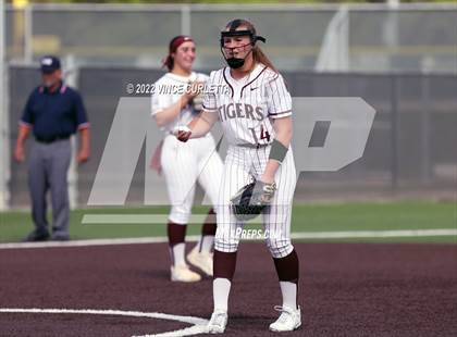 Thumbnail 1 in East View @ Dripping Springs (UIL 5A Bi-District Playoff) photogallery.