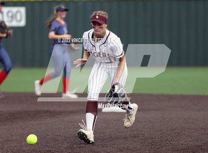 Thumbnail 2 in East View @ Dripping Springs (UIL 5A Bi-District Playoff) photogallery.