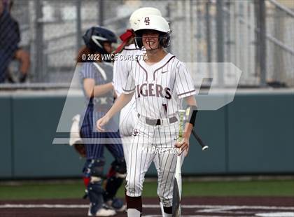 Thumbnail 2 in East View @ Dripping Springs (UIL 5A Bi-District Playoff) photogallery.