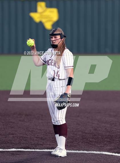 Thumbnail 1 in East View @ Dripping Springs (UIL 5A Bi-District Playoff) photogallery.