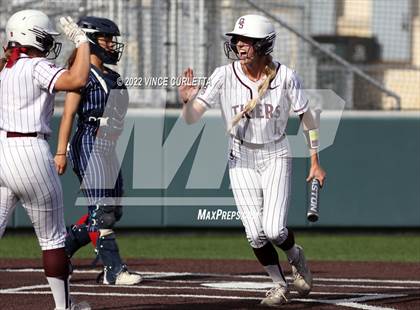 Thumbnail 2 in East View @ Dripping Springs (UIL 5A Bi-District Playoff) photogallery.