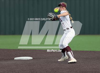 Thumbnail 3 in East View @ Dripping Springs (UIL 5A Bi-District Playoff) photogallery.