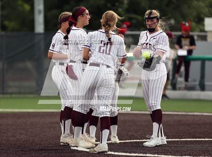 Thumbnail 1 in East View @ Dripping Springs (UIL 5A Bi-District Playoff) photogallery.