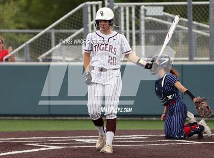 Thumbnail 3 in East View @ Dripping Springs (UIL 5A Bi-District Playoff) photogallery.